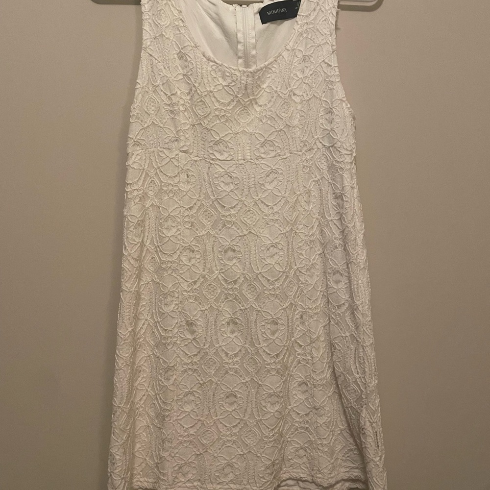 White MINKPINK lace/crochet dress. Size small.